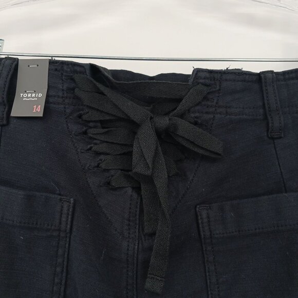 Torrid Lace Up Back Utility Pant Black Size 14 High Rise Crop NWT - Picture 4 of 15